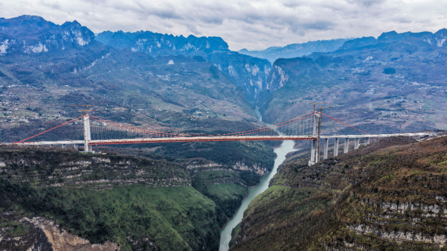 安盘高速天门特大桥主体工程完工