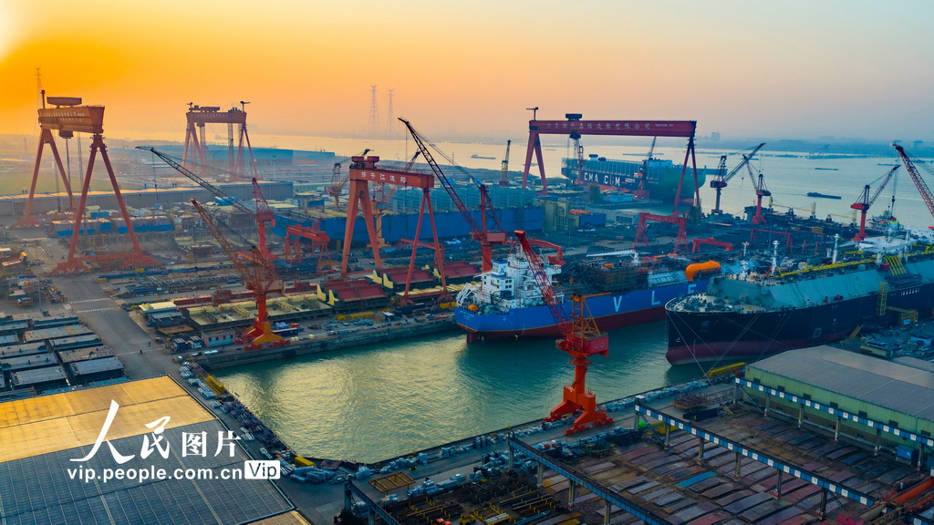 江苏泰州：新年伊始造船忙【2】