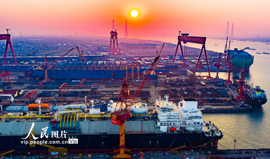 江苏泰州：新年伊始造船忙【6】