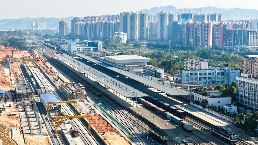 广西梧州：柳梧铁路建设正酣