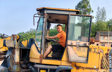 大学生农场主新愿望：  办好农场养好娃