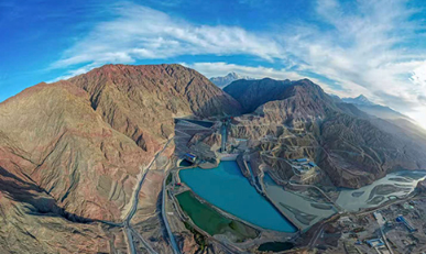 “天堑”上筑坝，见证世界之最