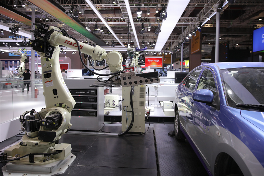 推动投资止跌回稳