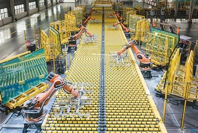 工业经济持续向优向新发展