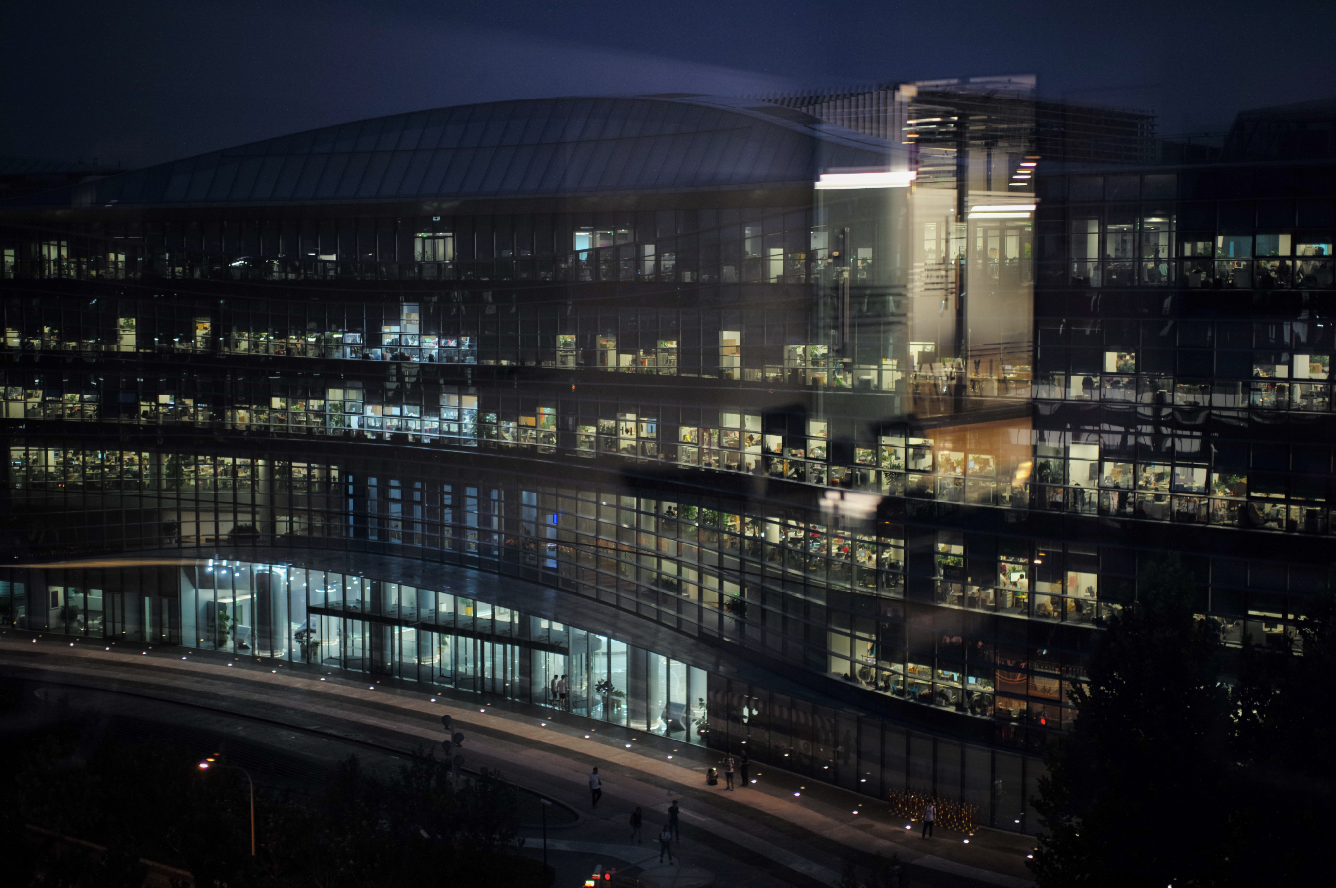 多地调降商业用房购房贷款最低首付比例