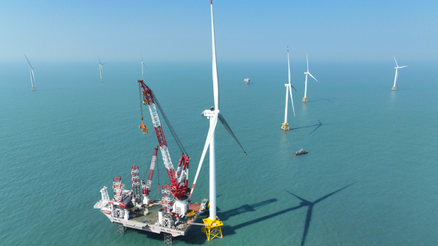 20兆瓦海上风电机组在闽南海域成功并网发电