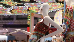 不退不换，“大牌尾货”竟为二手旧衣