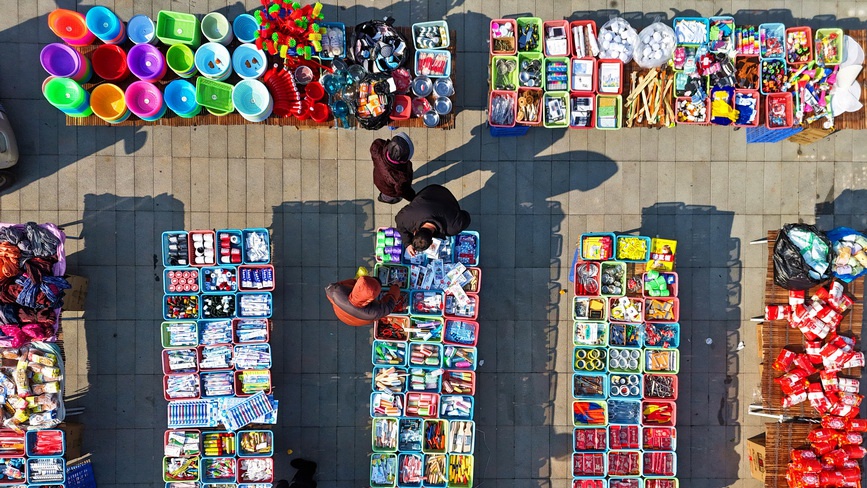江西赣江新区：周末集市年味浓