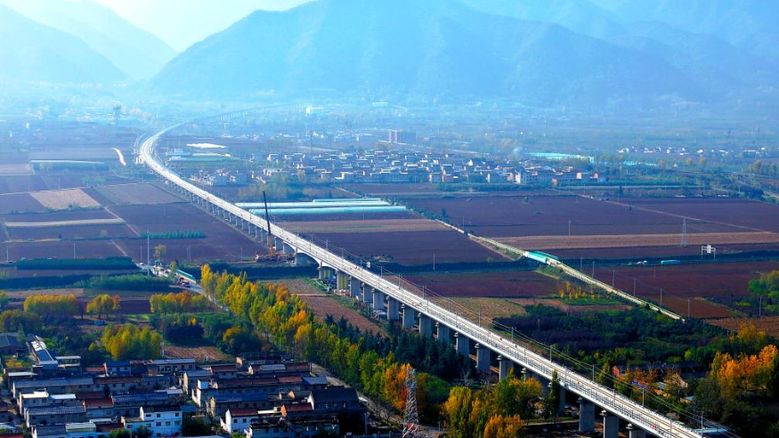 新春走基层·大国工程新春看攻坚｜秦巴山区，西康高铁筑路忙