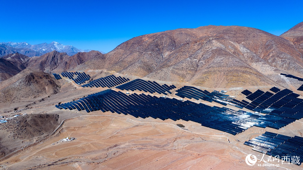 位于拉萨市堆龙德庆区邦村的华电堆龙牧光互补光储项目。