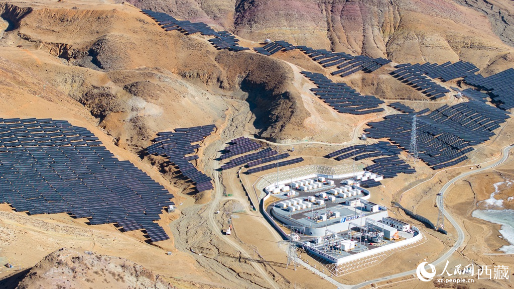 位于拉萨市堆龙德庆区邦村的华电堆龙牧光互补光储项目。