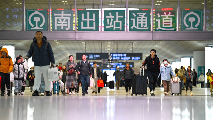 全国铁路迎来返程客流最高峰