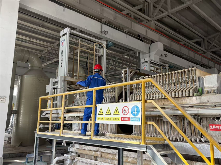 甘肃银石生产现场 (2).jpg