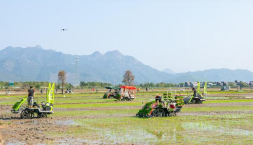 广东召开春耕现场会 科技感“拉满”