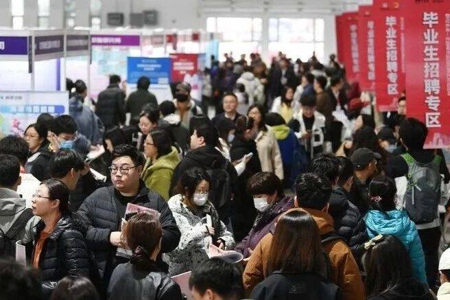 这类人才，紧缺！平均月薪超2万元