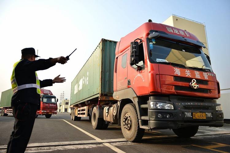 道路运输从业人员年龄上限今起放宽至63岁