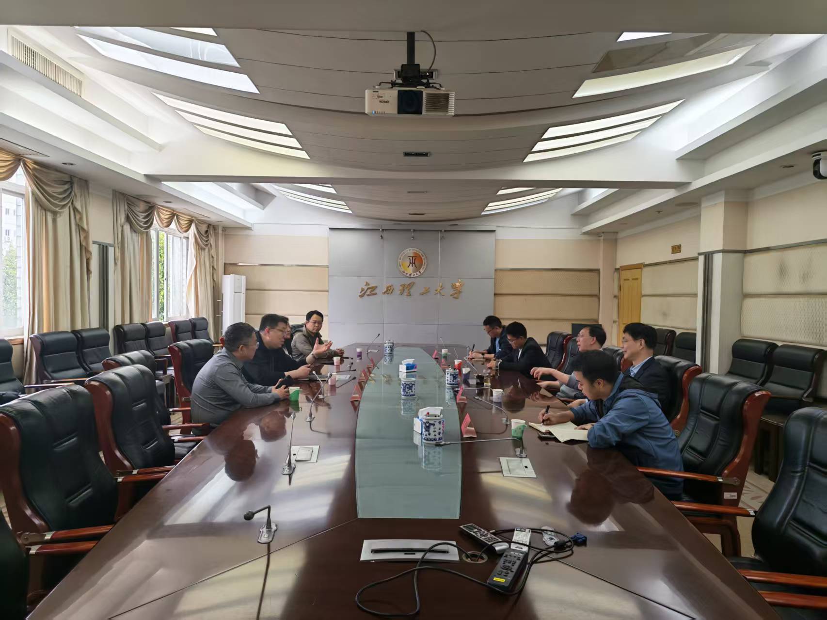 3.22兰石中科赴江西理工大学、虔东稀土开展合作交流 共推新材料产业创新发展.jpg