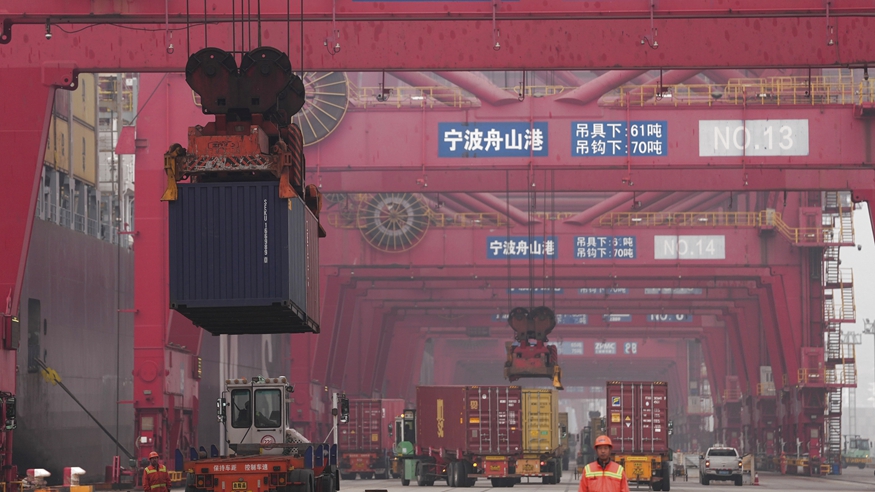 宁波舟山港：港区作业忙