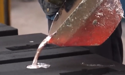 铝业巨头遭袭！全球库存告急