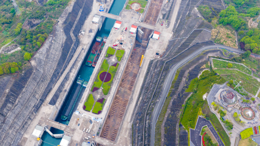 三峡南线船闸、葛洲坝二号船闸停航检修有序推进