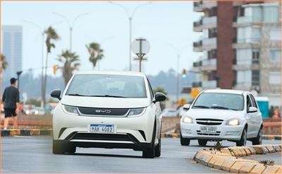 中国电动汽车海外热度持续攀升