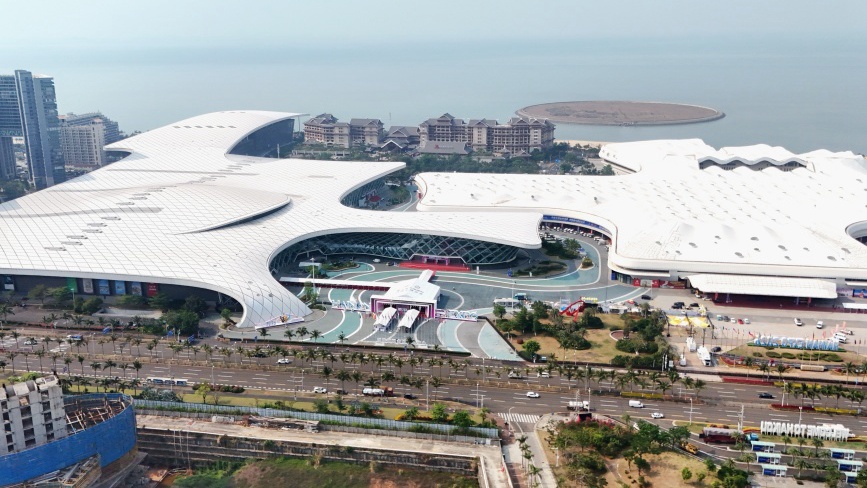 探館消博會(huì)：超3400個(gè)品牌參展 新品首發(fā)超200件