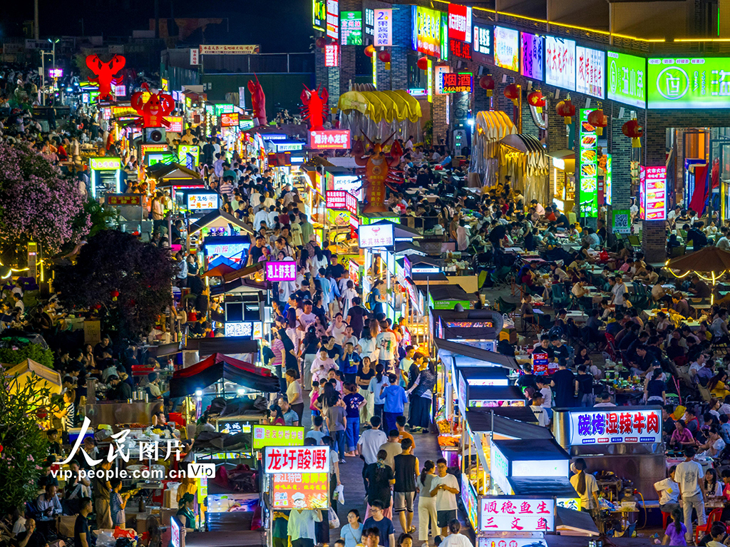 广西梧州：春日夜市人气旺【2】