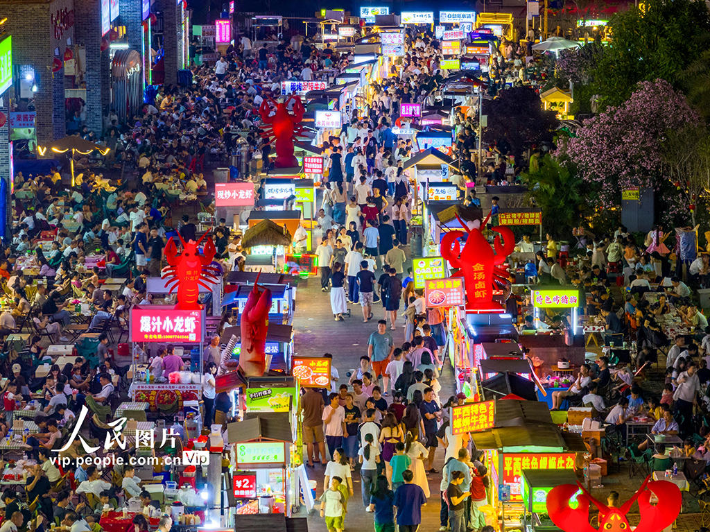 广西梧州：春日夜市人气旺【3】