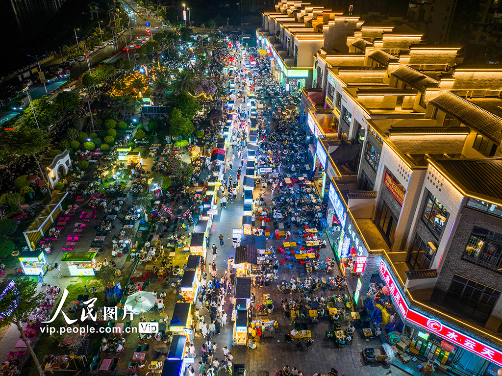 广西梧州：春日夜市人气旺【5】