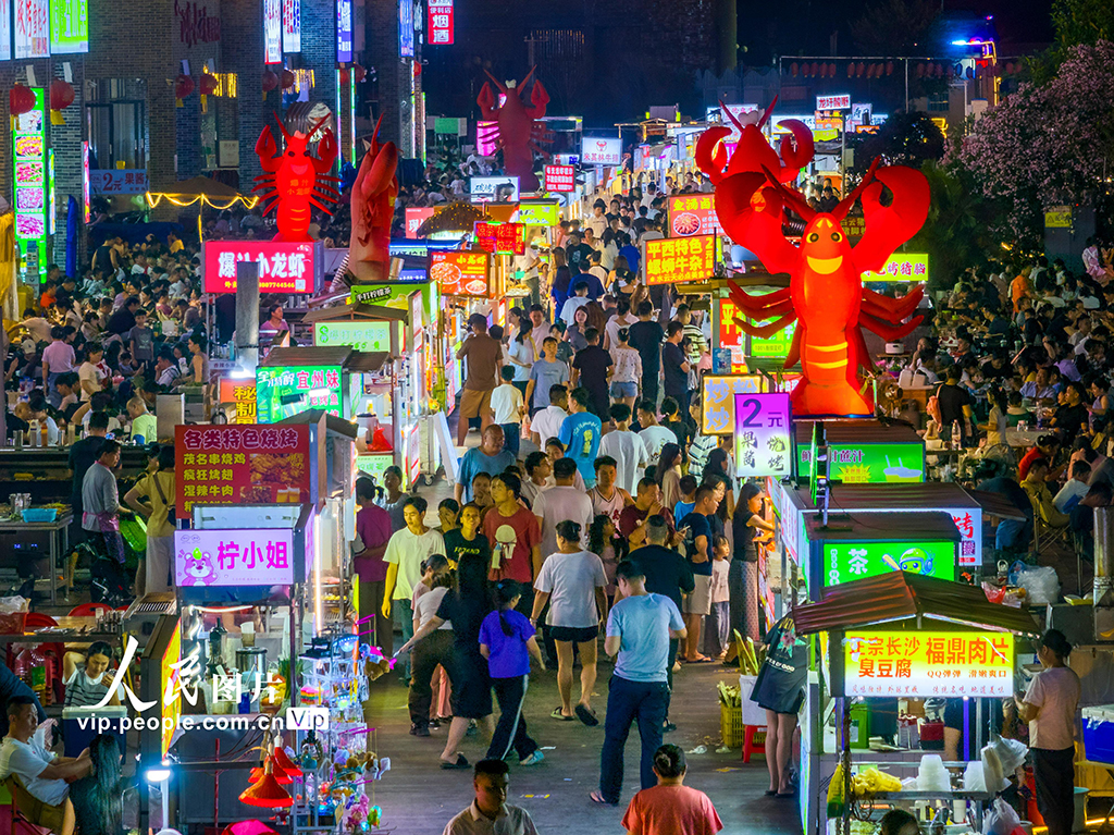 广西梧州：春日夜市人气旺【6】