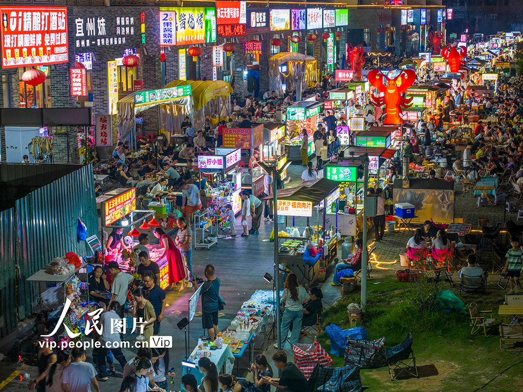 广西梧州：春日夜市人气旺【7】