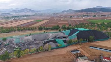 20万吨钢渣露天堆放