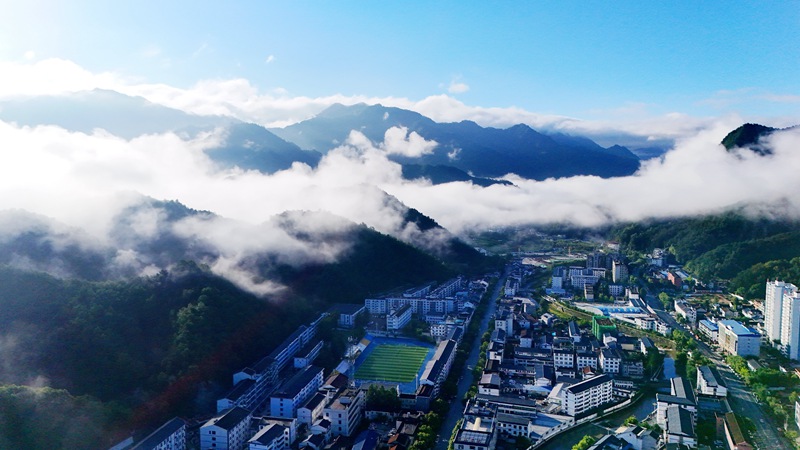 汉中市留坝县县城大景。本报通讯员 杨忠禄 摄_副本.jpg