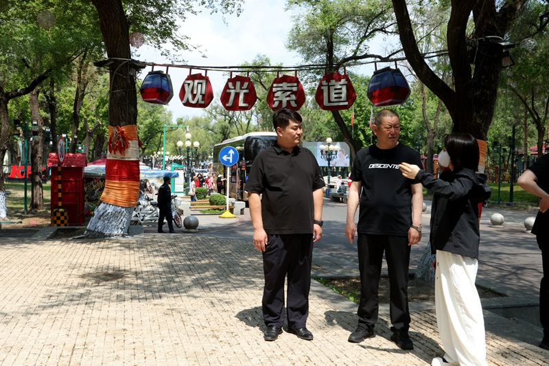 1779354149616118.jpg 齐齐哈尔农场营销工作人员到黑龙江粤兴投资有限责任公司松花江观光索道管理分公司交流洽谈.JPG