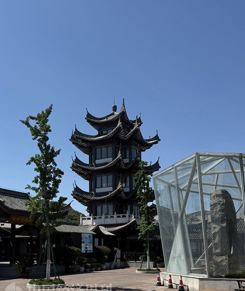 ​“这一脚油门，误入江南古城”