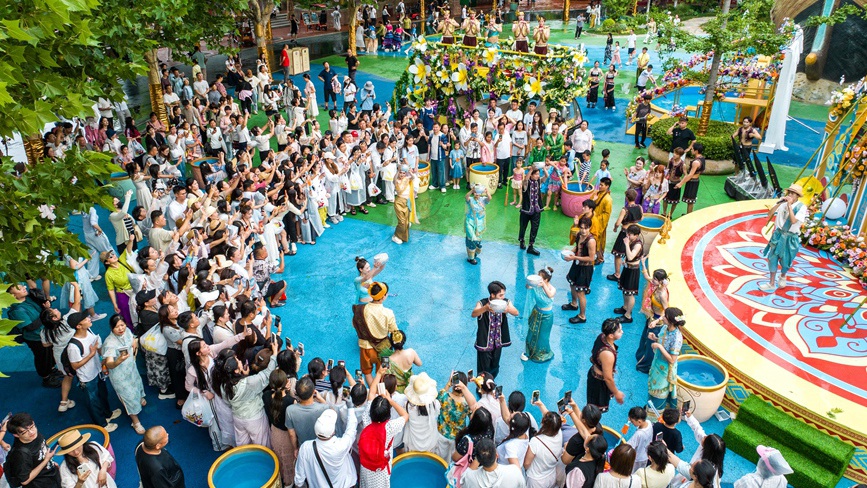 河南郑州：多彩文旅送清凉