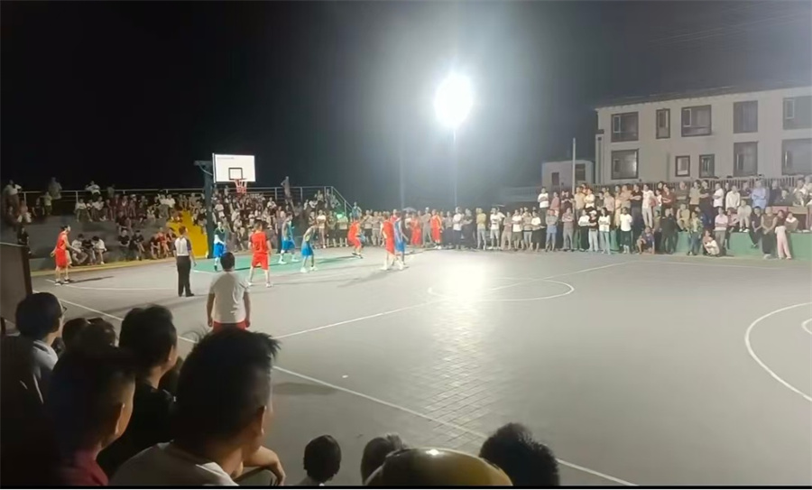 3、让家溪村夜间篮球活动.jpg