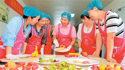 支持企业稳岗扩岗