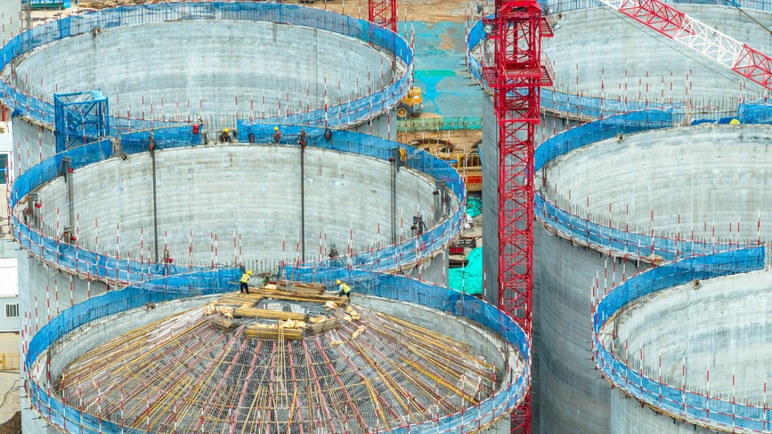甘肃张掖：战高温 建粮仓