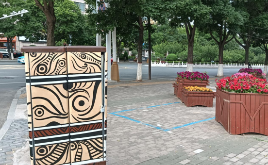 照片3（图为临洮街头彩绘配电箱，赵彦洲摄）.png