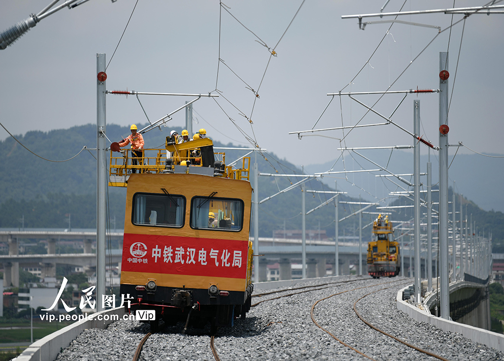 江西南昌:昌九高铁全线接触网挂网完成