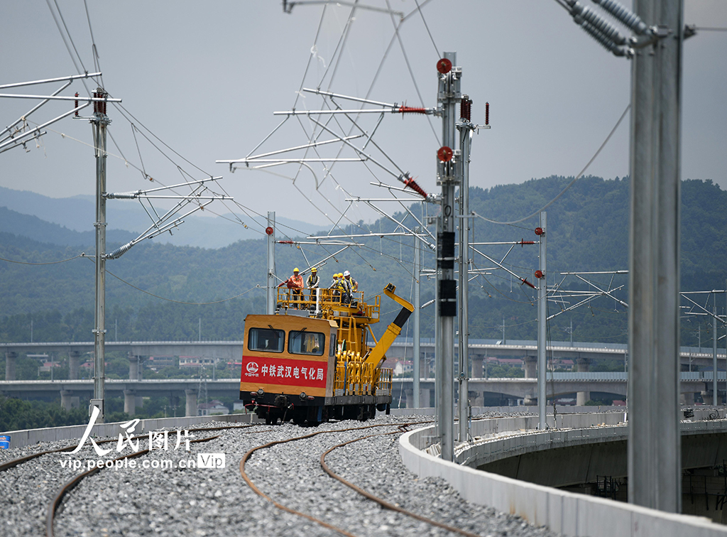 江西南昌:昌九高铁全线接触网挂网完成【2】