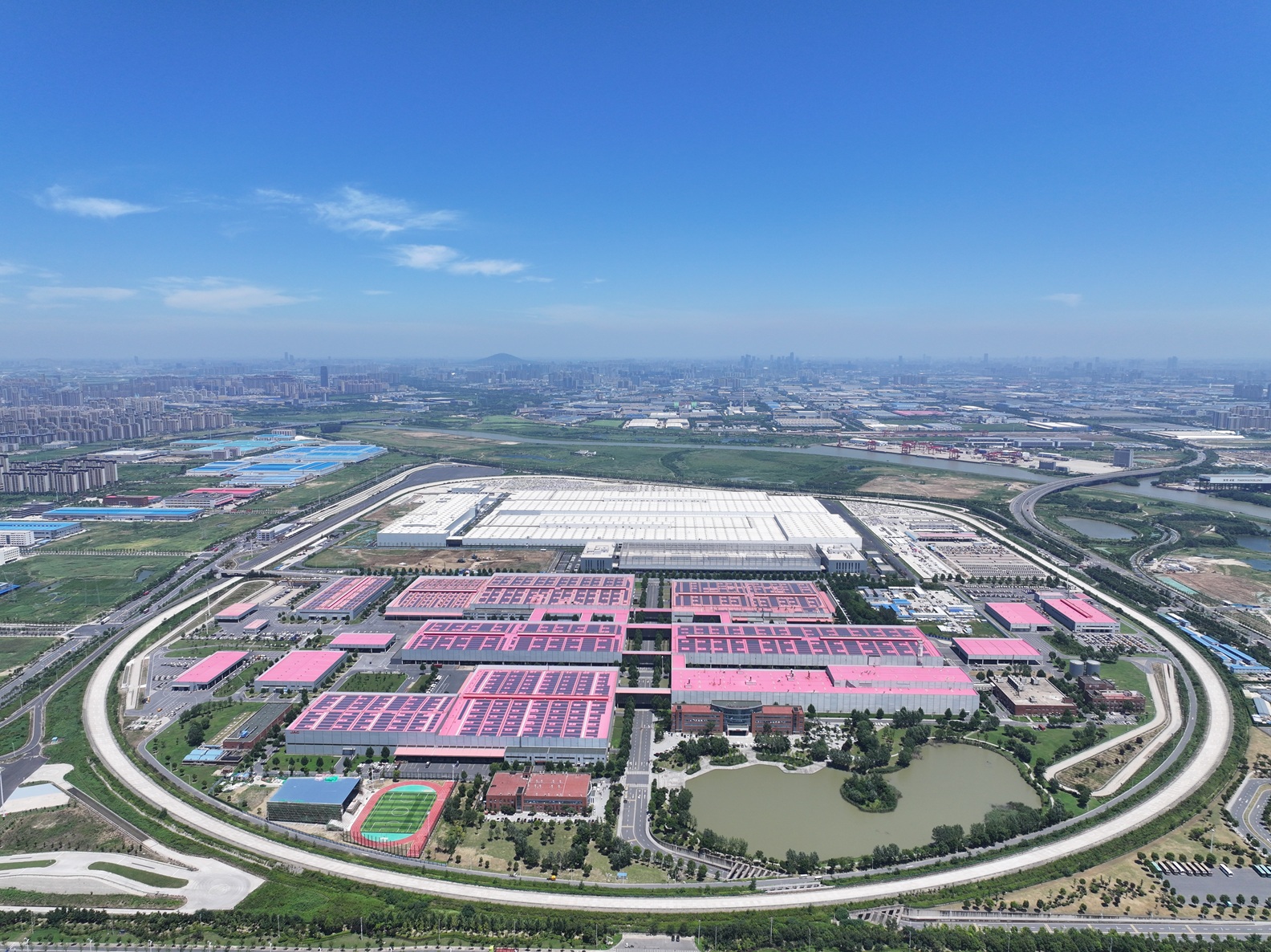 1784880348681803.jpg 江淮汽车新港商用车基地“碳中和工厂”.jpg