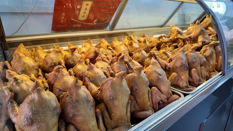熟食店的烧鸡.jpg