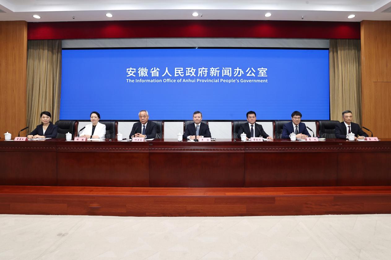 发布会现场 (1).jpg