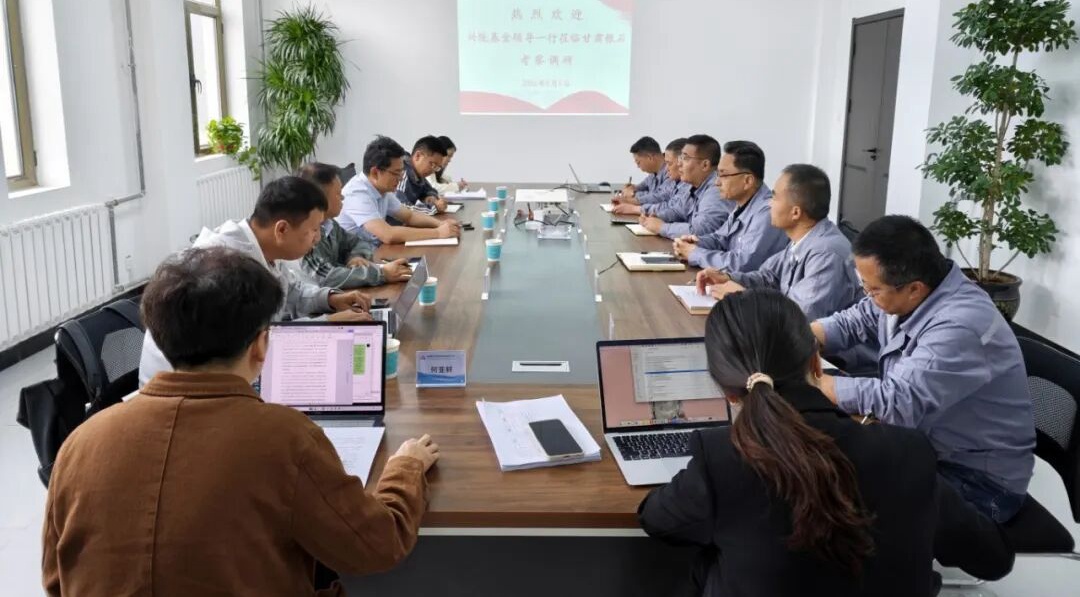 1789095411194669.jpg 座谈交流_副本.jpg