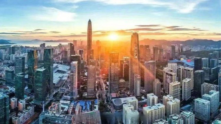 “向东看”，看什么